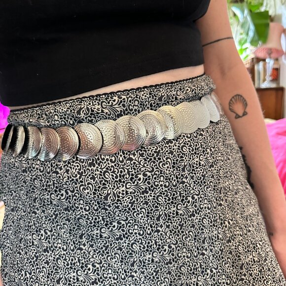 Statement silvertone medallion cinch belt sz S/M - Picture 8 of 8